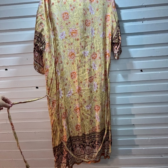 Floral Patterned Kimono/ Robe - Picture 3 of 8